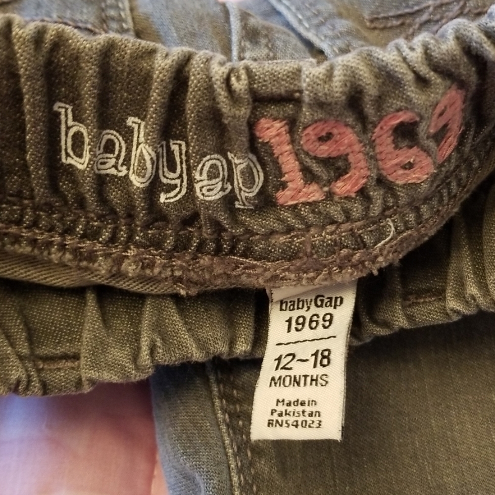 GAP Baby Girl Pink & Gray Jeans Bundle - Picture 3 of 8
